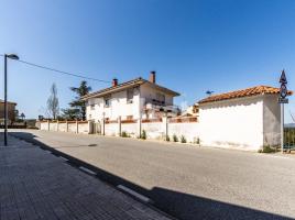 Houses (detached house), 272.00 m², near bus and train