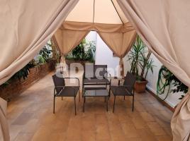 Piso, 220.00 m², cerca de bus y tren