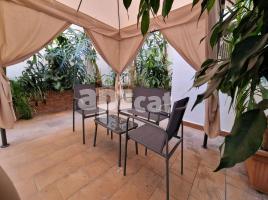Piso, 220.00 m², cerca de bus y tren