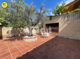 Casa (unifamiliar aislada), 128.00 m², cerca de bus y tren