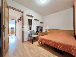 Piso, 80.00 m², cerca de bus y tren