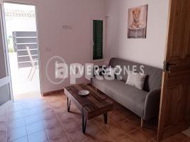 Mieten apartament, 80.00 m², in der Nähe von Bus und Bahn, fast neu