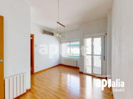 Pis, 76.00 m², prop de bus i tren