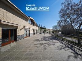 Houses (detached house), 536.00 m², near bus and train