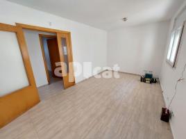 Pis, 70.00 m², près de bus et de train