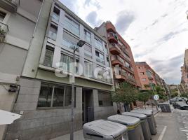 Dúplex, 102.00 m², cerca de bus y tren, seminuevo