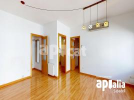 Pis, 76.00 m², près de bus et de train