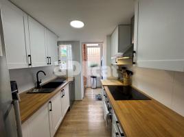 Pis, 115.00 m², حافلة قرب والقطار, جديد تقريبا