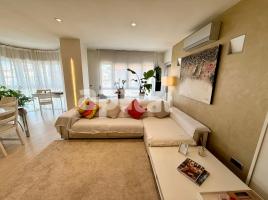 Dúplex, 119.00 m², près de bus et de train, Calle del Baró de Savassona, 5