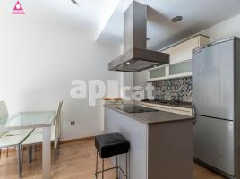 Dúplex, 108.00 m², in der Nähe von Bus und Bahn, fast neu