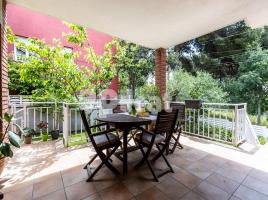 Casa (unifamiliar aislada), 235.00 m², cerca de bus y tren