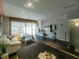 Houses (terraced house), 223.00 m², near bus and train, almost new