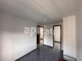 Pis, 70.00 m², حافلة قرب والقطار