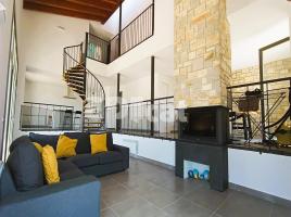 Houses (villa / tower), 294.00 m², almost new, Calle del Clot