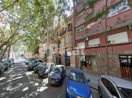 Flat, 74.00 m², close to bus and metro