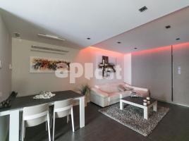  (unifamiliar adossada), 271.00 m², in der Nähe von Bus und Bahn, fast neu