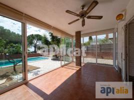 Houses (detached house), 366.00 m², near bus and train