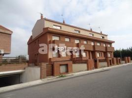 Houses (terraced house), 299 m², Zona