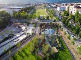 Flat, 122.00 m², near bus and train, almost new