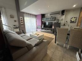 Flat, 106.00 m², almost new