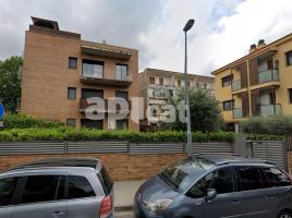 Pis, 82.00 m², حافلة قرب والقطار, جديد تقريبا