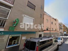 Pis, 76.00 m², حافلة قرب والقطار