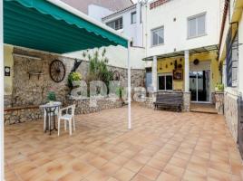 Houses (detached house), 560.00 m², near bus and train