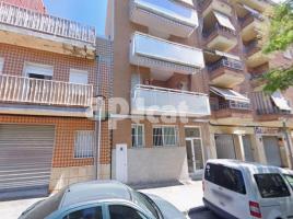Pis, 102.00 m², près de bus et de train, presque neuf