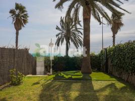 Piso, 124.00 m², cerca de bus y tren, Primera línea de mar