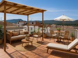 Attic, 113.00 m², near bus and train, almost new