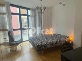 Dúplex, 89.00 m², cerca bus y metro