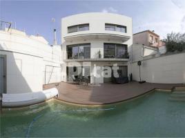  (unifamiliar adossada), 271 m², جديد تقريبا, Zona