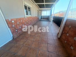 Àtic, 72.00 m², prop de bus i tren