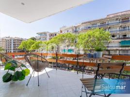 Flat, 75.00 m², near bus and train, Zona Turistica
