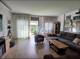 Pis, 213.00 m², près de bus et de train, Calle Mas dels Cups