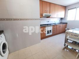 Piso, 99.00 m², cerca de bus y tren, seminuevo