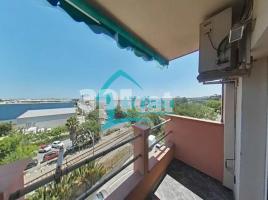 Pis, 93.00 m², حافلة قرب والقطار
