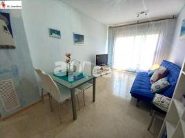 Apartament, 56.00 m², 附近的公共汽車和火車, 九成新