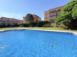 Pis, 82.00 m², fast neu
