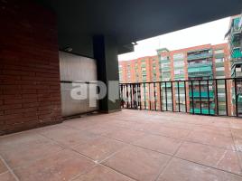 Piso, 76.00 m², cerca de bus y tren