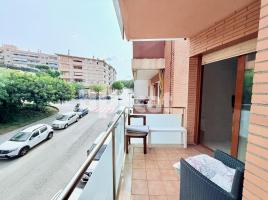 Pis, 149.00 m², 附近的公共汽車和火車, 九成新, Calle de les Roses