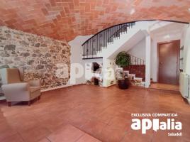 Pis, 174.00 m², fast neu
