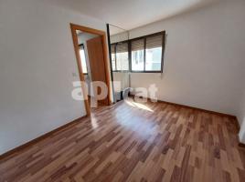 Pis, 67.00 m², prop de bus i tren