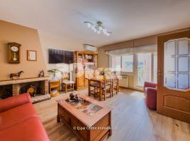 Pis, 99.00 m², prop de bus i tren