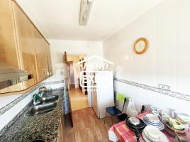 Apartament, 61.00 m², 附近的公共汽車和火車