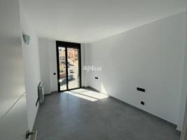 Pis, 74.60 m², presque neuf