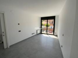 Pis, 74.60 m², presque neuf