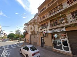 Pis, 121.00 m², prop de bus i tren