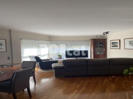 Pis, 142.00 m², حافلة قرب والقطار
