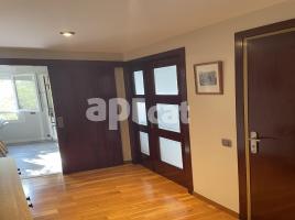 Pis, 142.00 m², حافلة قرب والقطار